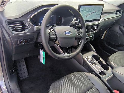 New 2025 Ford Escape PHEV image 3