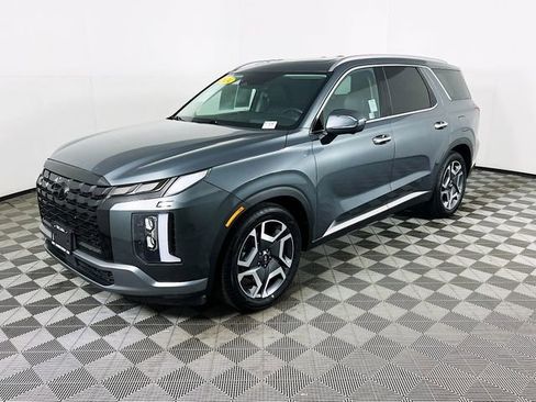 Used 2024 Hyundai Palisade Limited image 3