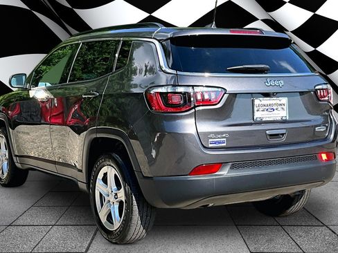 Used 2023 Jeep Compass Latitude AWD/4WD image 12