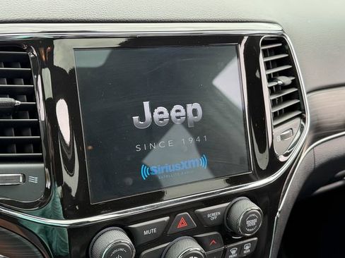 Used 2021 Jeep Grand Cherokee Limited AWD/4WD image 18