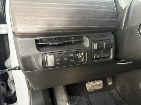 Used 2024 GMC Sierra EV Denali image 25