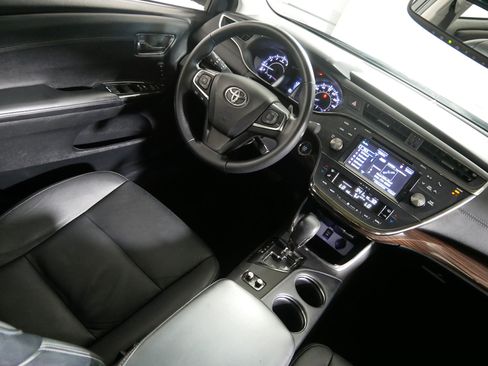 Used 2015 Toyota Avalon XLE Touring FWD image 9