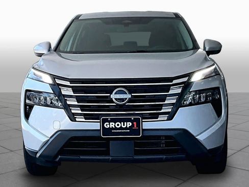 Used 2024 Nissan Rogue SV AWD/4WD image 4