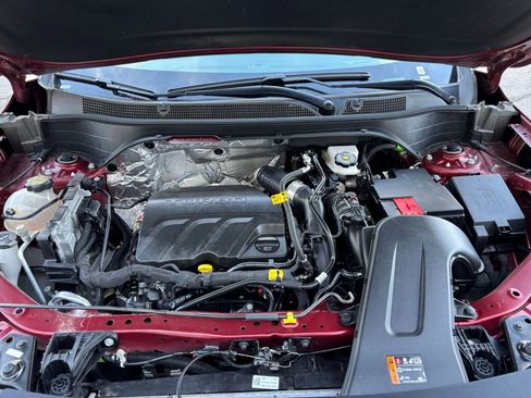 Used 2025 Chevrolet Trax LT image 31