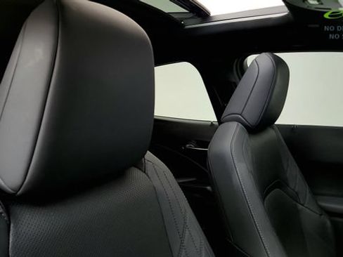 Used 2025 Lexus UX 300h FWD image 36