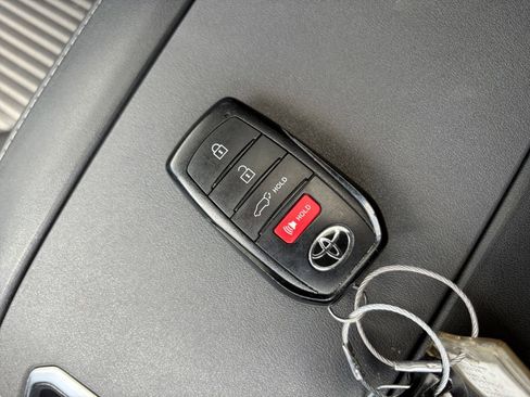 Used 2025 Toyota Highlander XSE AWD/4WD image 21