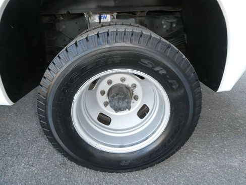 Used 2010 Ford F350 XL image 24