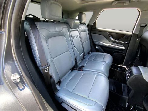 Used 2022 Lincoln Corsair Reserve w/ Elements Package FWD image 19