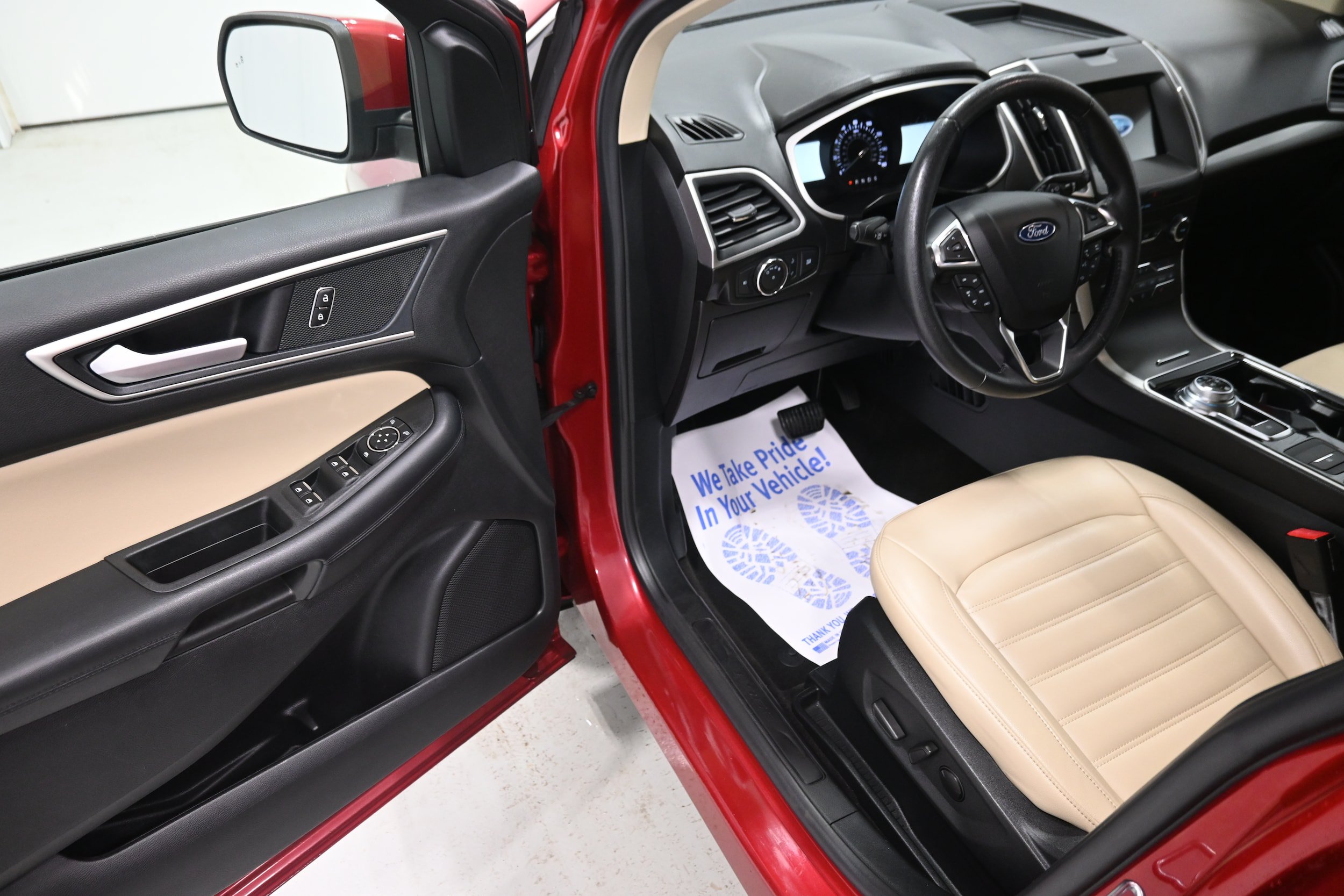 Used 2020 Ford Edge SEL w/ Cold Weather Package AWD/4WD image 4