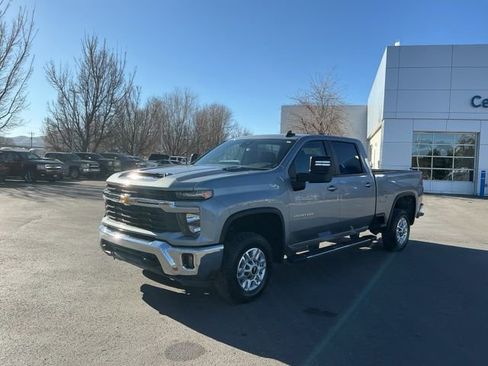 Used 2025 Chevrolet Silverado 2500 LT w/ Convenience Package AWD/4WD image 10