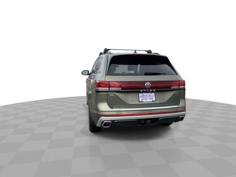 Used 2024 Volkswagen Atlas Peak Edition SEL image 9