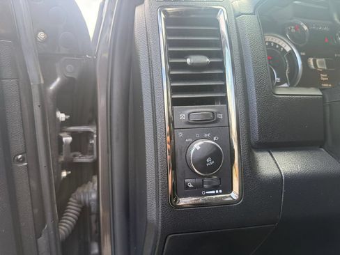 Used 2018 RAM 2500 Big Horn w/ Sport Appearance Group AWD/4WD image 18