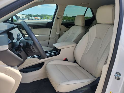 Used 2023 Buick Envision Essence AWD/4WD image 14