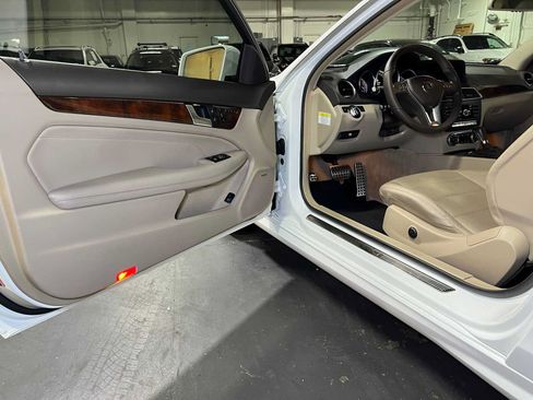 Used 2014 Mercedes-Benz C 250 Coupe image 16