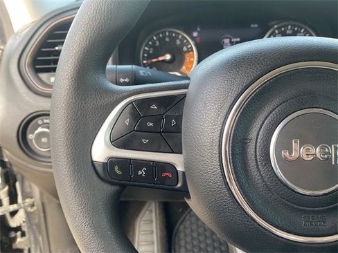 Used 2023 Jeep Renegade Latitude image 23