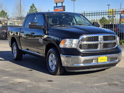 Used 2023 RAM 1500 Classic SLT w/ Trailer & Traction Group image 3