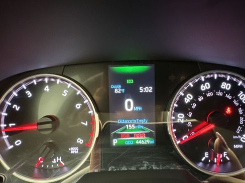 Used 2021 Toyota RAV4 LE AWD/4WD image 22
