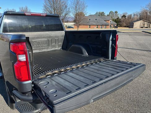 Used 2020 Chevrolet Silverado 1500 Custom w/ Custom Value Package image 17