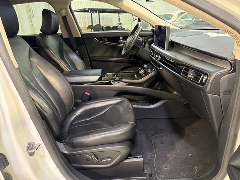 Used 2023 Lincoln Nautilus AWD w/ Premium Package image 13
