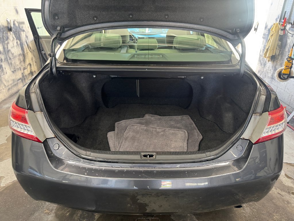 Used 2011 Toyota Camry LE FWD image 21
