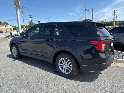 New 2026 Ford Explorer Active RWD image 8