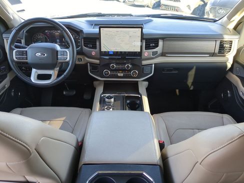 Used 2024 Ford Expedition Limited image 29