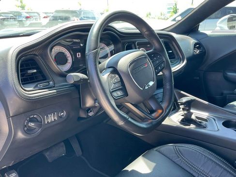 Used 2022 Dodge Challenger R/T Scat Pack RWD image 9