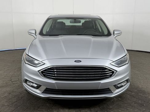 Used 2017 Ford Fusion SE w/ Fusion SE Technology Package FWD image 2