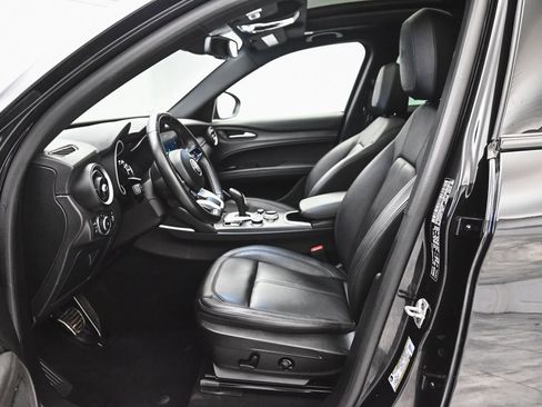 Used 2023 Alfa Romeo Stelvio Ti image 27