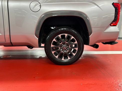 Used 2022 Toyota Tundra Limited w/ Power Package AWD/4WD image 29