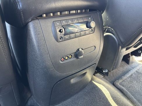 Used 2011 Chevrolet Tahoe LTZ RWD image 28