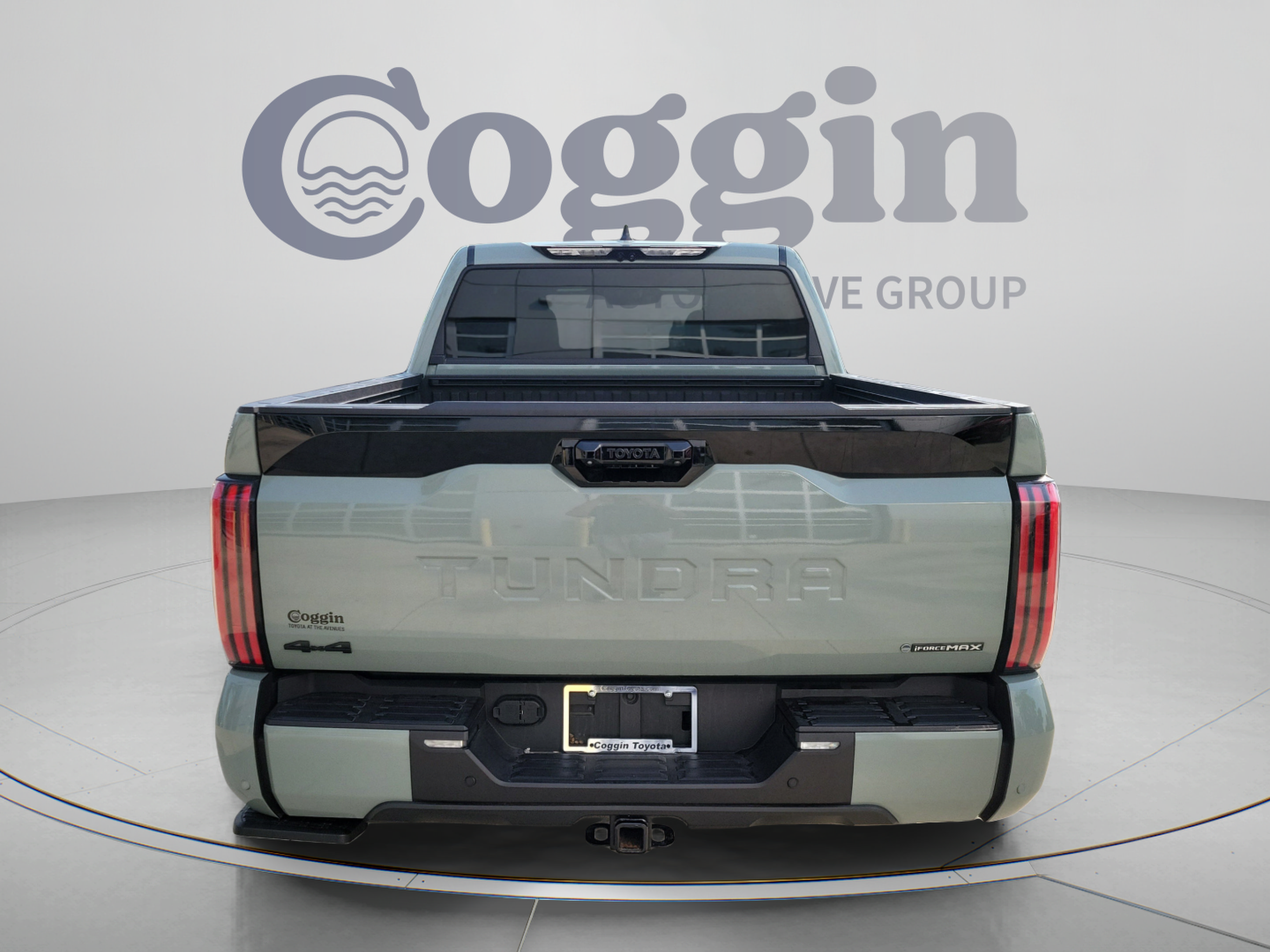 Used 2025 Toyota Tundra Platinum AWD/4WD image 3