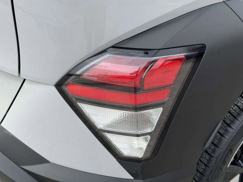 Used 2024 Hyundai Kona SEL w/ Convenience Package AWD/4WD image 18