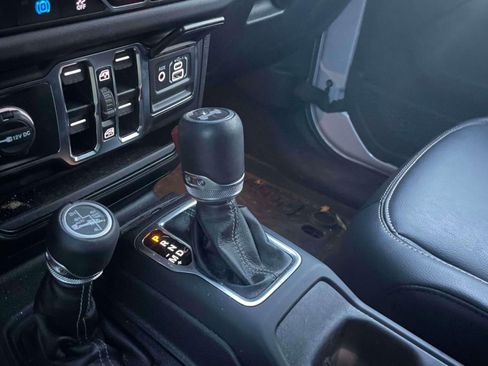 Used 2024 Jeep Wrangler Unlimited Sahara w/ Technology Group image 30