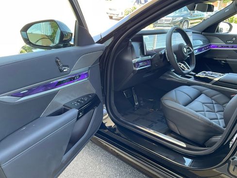 Certified 2024 BMW 740i xDrive AWD/4WD image 31