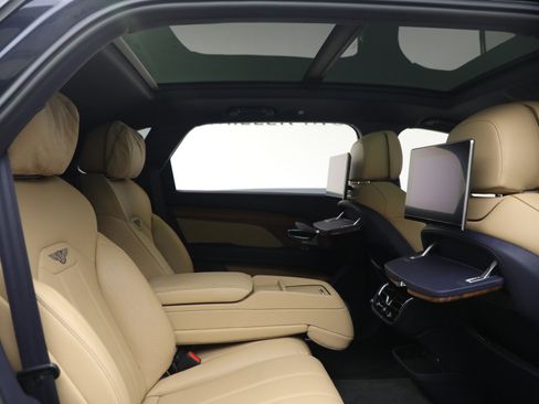 Certified 2024 Bentley Bentayga Extended Wheelbase image 26