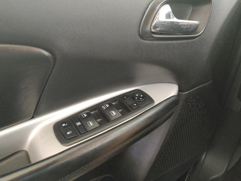 Used 2019 Dodge Journey SE w/ Blacktop Package FWD image 27