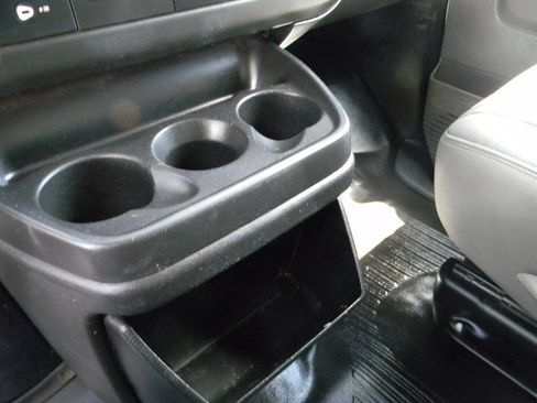 Used 2015 Chevrolet Express 2500 RWD image 16