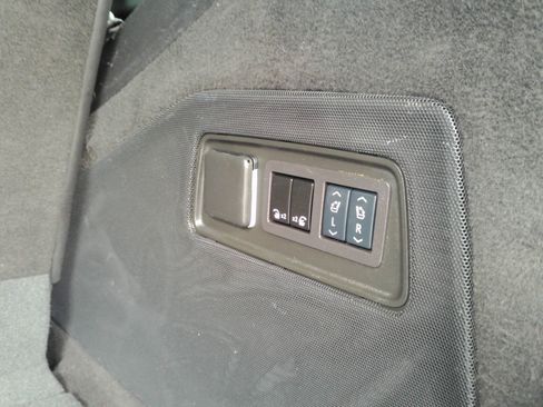 Certified 2024 Cadillac Escalade Premium Luxury AWD/4WD image 33