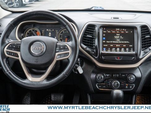 Used 2017 Jeep Cherokee Latitude w/ True North Edition image 14