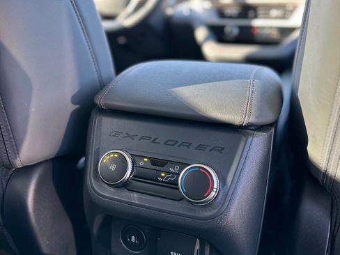 Used 2025 Ford Explorer Active w/ Active Comfort Package image 19