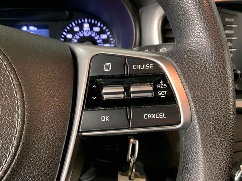 Used 2019 Kia Sorento LX image 19