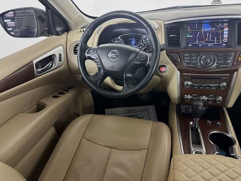 Used 2020 Nissan Pathfinder Platinum w/ Cargo Package image 29