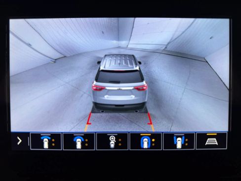 Used 2020 Chevrolet Traverse RS AWD/4WD image 32