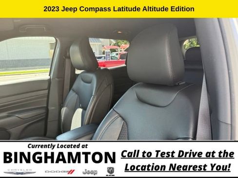 Used 2023 Jeep Compass Latitude w/ Convenience Group AWD/4WD image 11