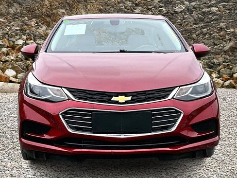 Used 2018 Chevrolet Cruze LT image 3
