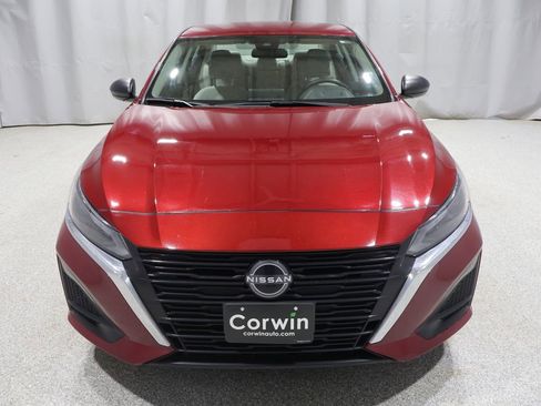 Used 2024 Nissan Altima 2.5 SV AWD/4WD image 7