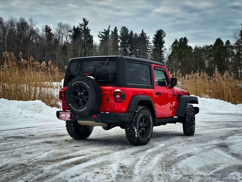 Certified 2022 Jeep Wrangler Willys image 4
