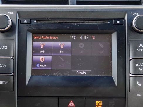 Used 2017 Toyota Camry LE image 13