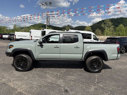 Used 2021 Toyota Tacoma TRD Pro AWD/4WD image 8